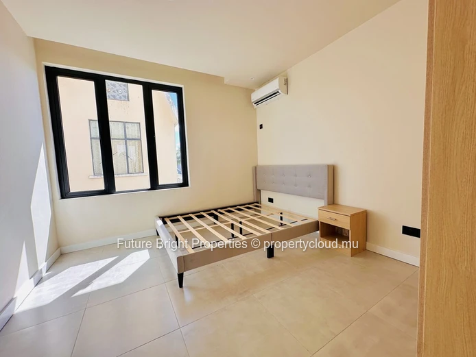 Modern & Bright Apartment Near Jardin Cavalot – Roches Brunes