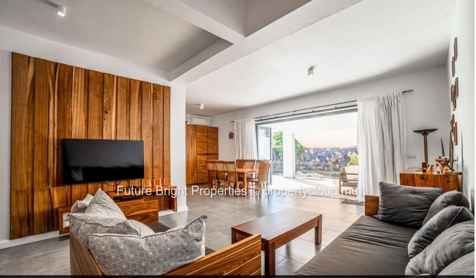 For Rent: Exquisite Home in Flic en Flac