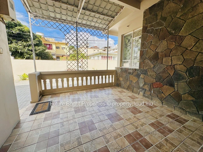 Family Home with Spacious Garden – Steps Away from All Amenities