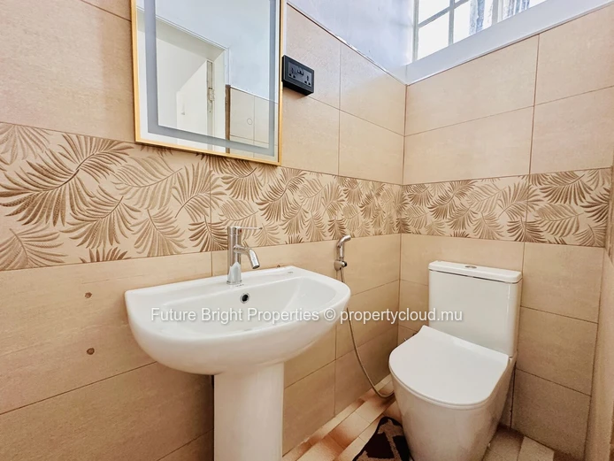 Ground-Floor Apartment in a Quiet Neighbourhood – Ideal for Couple or Individual