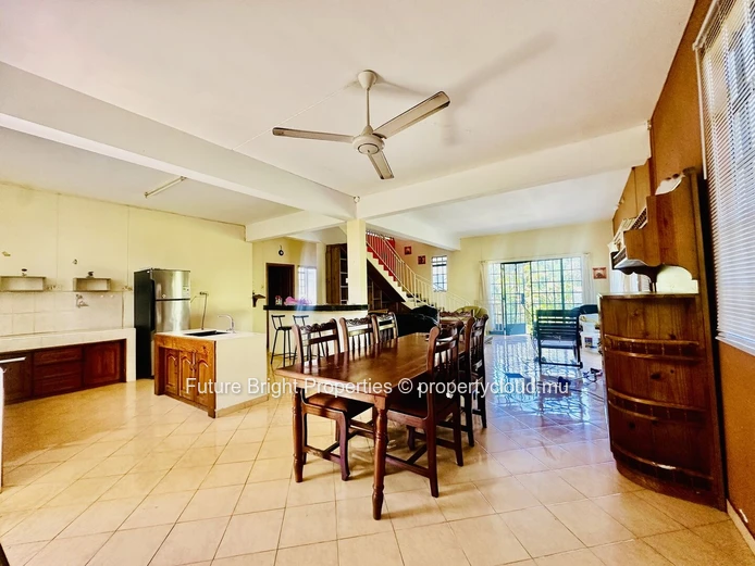 Spacious Family Home / Office Space For Rent In Espérance Trébuchet – Peaceful And Convenient Location