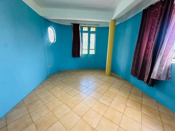 6 Bedroom House
