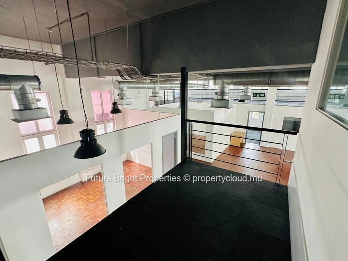 Welcome to an expansive and versatile office space located in the heart of Rose Hill. 