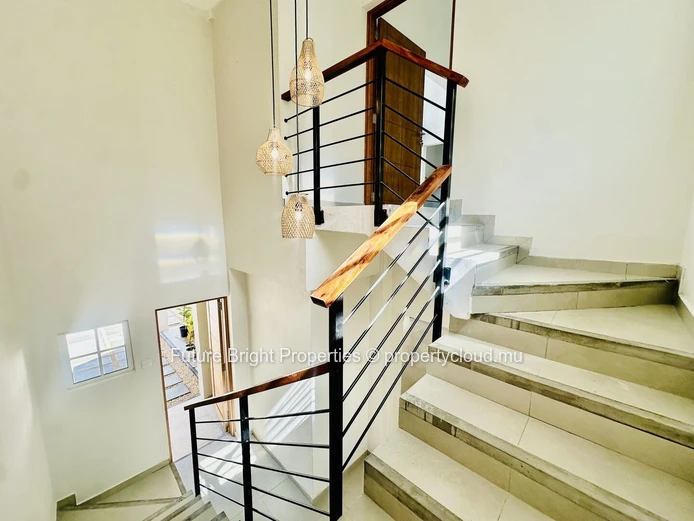 Modern & Secure Family Home For Sale In Rose Hill – Ideal For Extended Living
