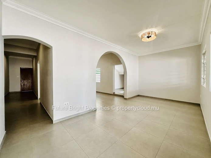 Modern & Secure Family Home For Sale In Rose Hill – Ideal For Extended Living