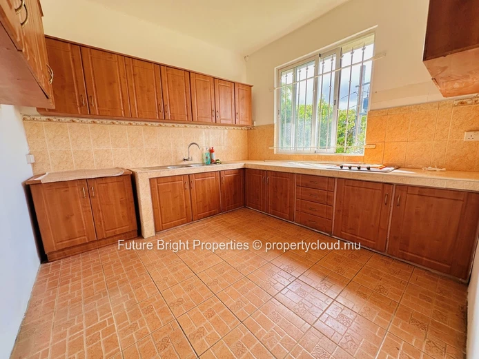 Family Home with Spacious Garden – Steps Away from All Amenities