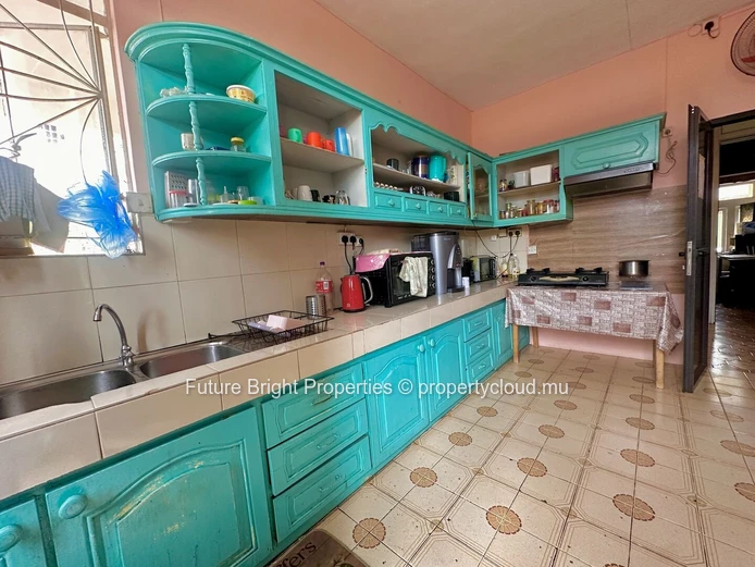 Excellent Investment Opportunity – Traditional Family Home with Rental Income in Roches Brunes