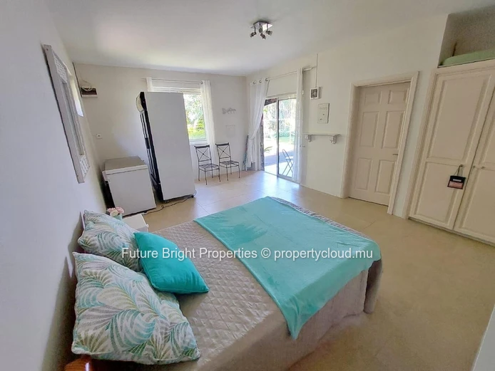 Luxurious Floréal Residence with Breathtaking Views and Stunning Entertainment Spaces