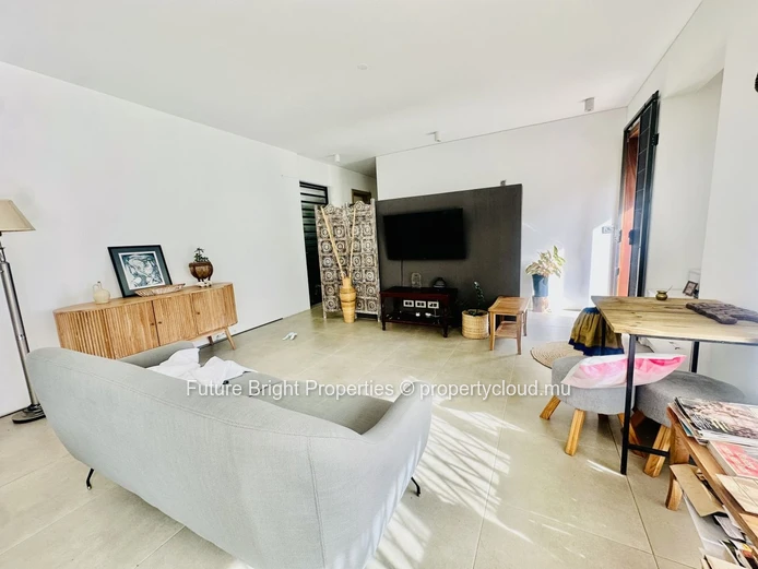 Elegant Family Home For Rent In Rose Hill – Spacious Green Garden & Prime Location