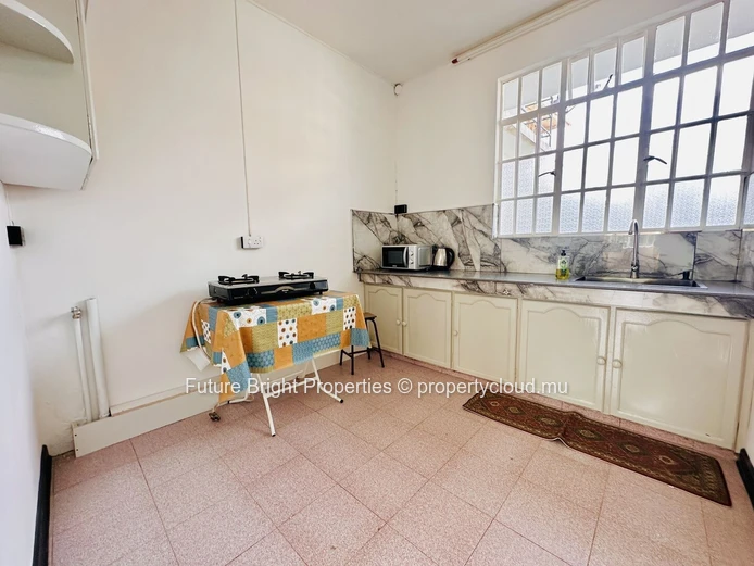 Ground-Floor Apartment in a Quiet Neighbourhood – Ideal for Couple or Individual