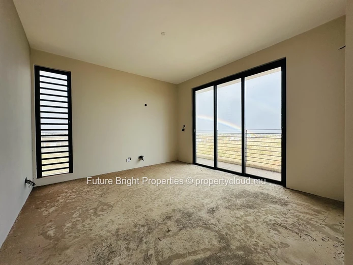 House for Sale on the West Coast (Green Creek) – Great Potential to Personalize