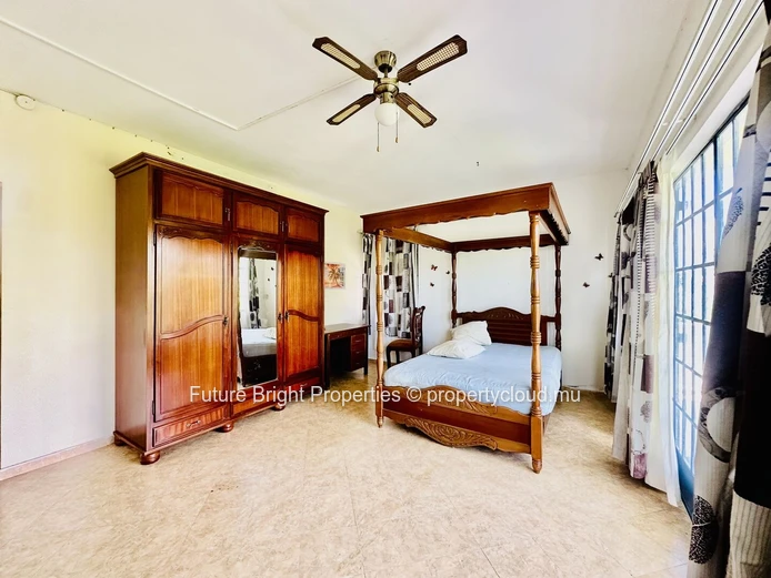 Spacious Family Home / Office Space For Rent In Espérance Trébuchet – Peaceful And Convenient Location