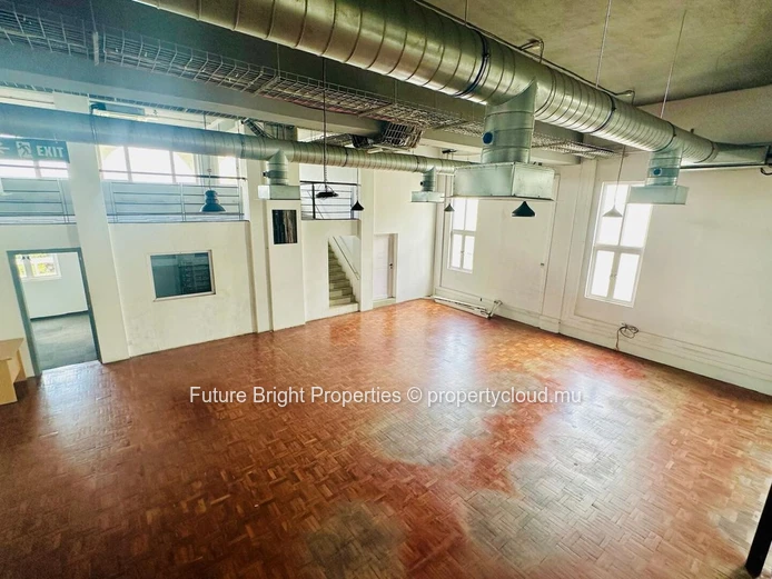 Welcome to an expansive and versatile office space located in the heart of Rose Hill. 