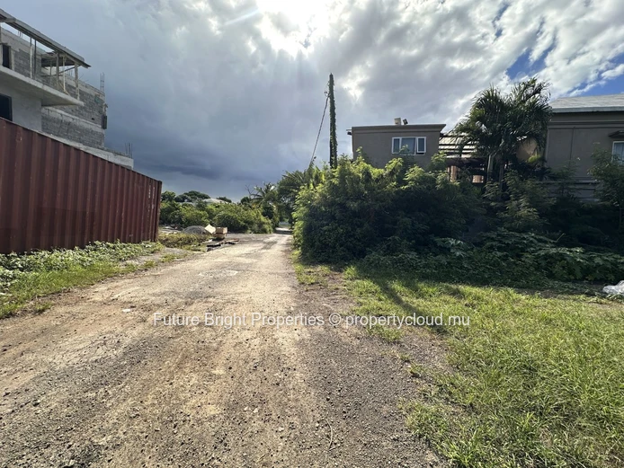 Prime Investment Opportunity in the North – Exceptional Plot for Residential Development