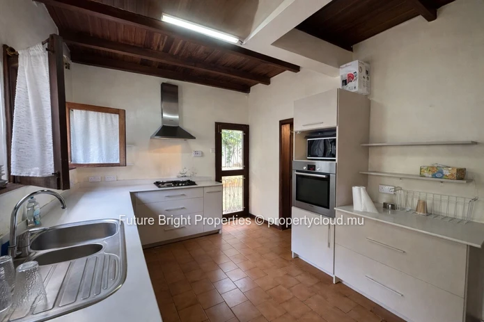 A Home with Soul in the Heart a few steps from the Beach 