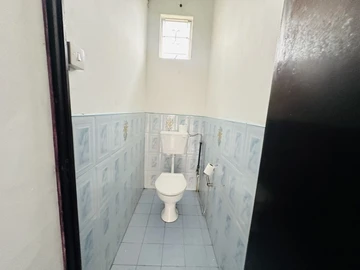 6 Bedroom House