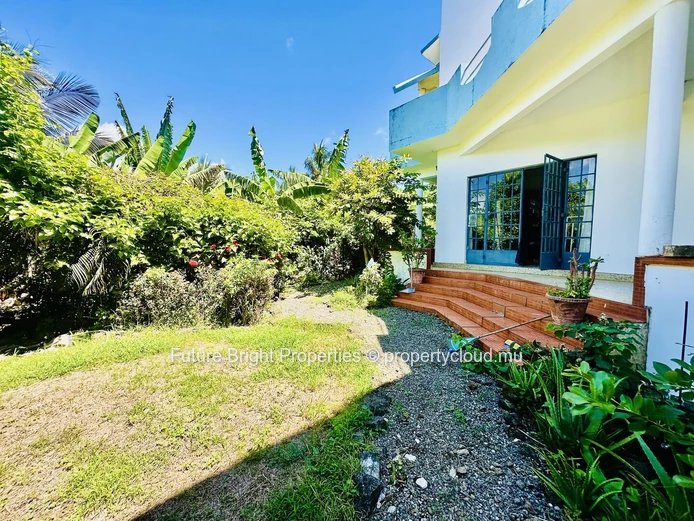 Spacious Family Home / Office Space For Rent In Espérance Trébuchet – Peaceful And Convenient Location