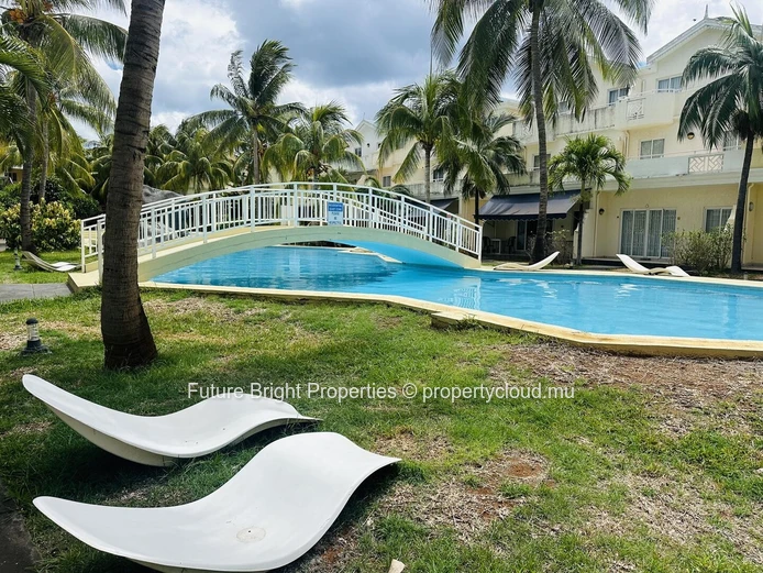 Duplex for Sale in the Heart of the West – Modern, Spacious, and Just Minutes from the Beach