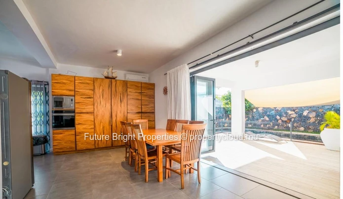 For Rent: Exquisite Home in Flic en Flac