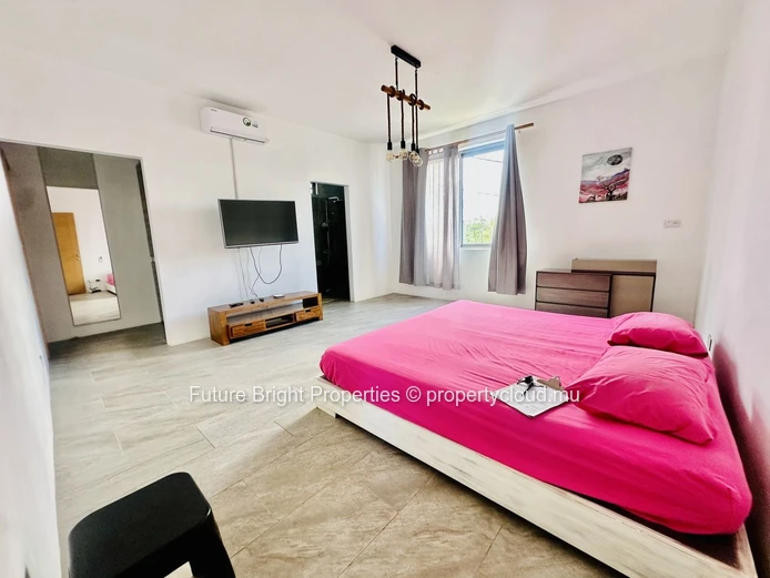 Modern & Luxurious House For Sale In Riverside Balaclava – A Dream Home In A Peaceful Setting