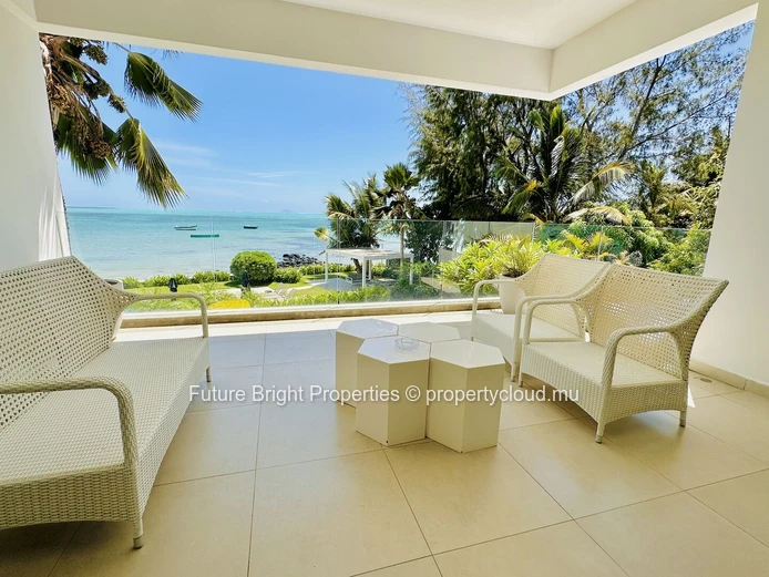 Appartement d’Exception en Bord de Mer – Roches Noires