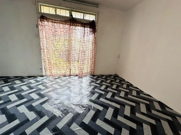 6 Bedroom House