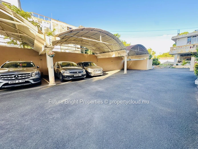 Beautifully Maintained Apartment Near Metro & Market – Rose Hill