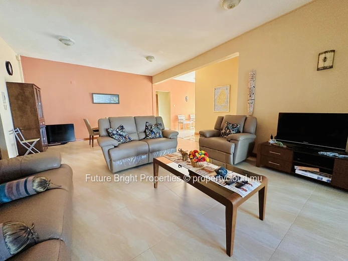 Beautifully Maintained Apartment Near Metro & Market – Rose Hill