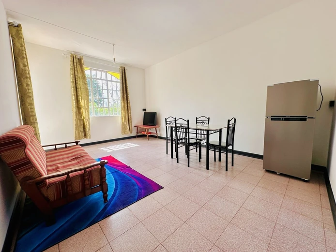 Ground-Floor Apartment in a Quiet Neighbourhood – Ideal for Couple or Individual