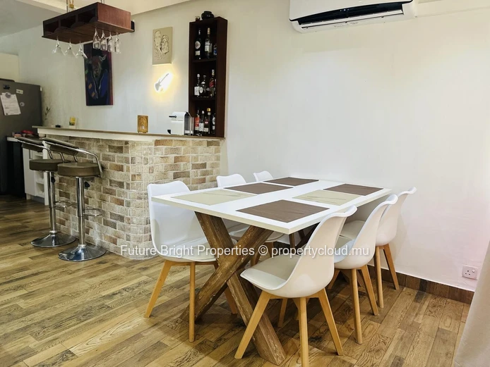 Duplex for Sale in the Heart of the West – Modern, Spacious, and Just Minutes from the Beach