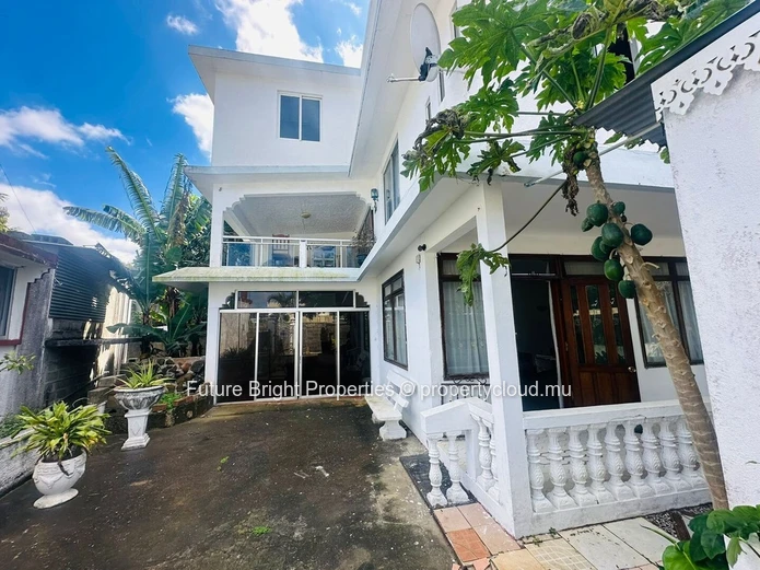 For Sale: Spacious Ground + 2 House - Perfect for Renovation and Customization!