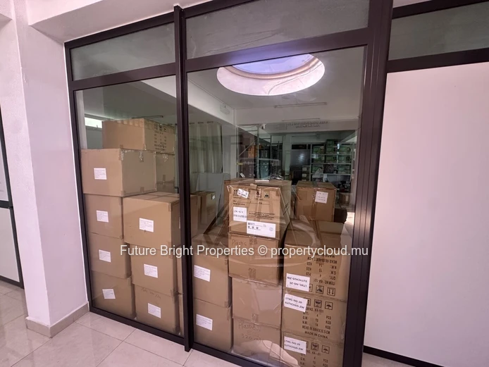 139m² Commercial Space for Rent in Khoyratty