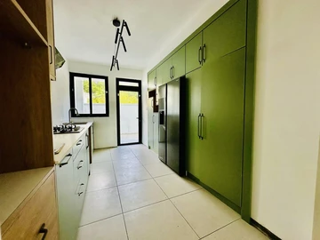 5 Bedroom Townhouse, Duplex