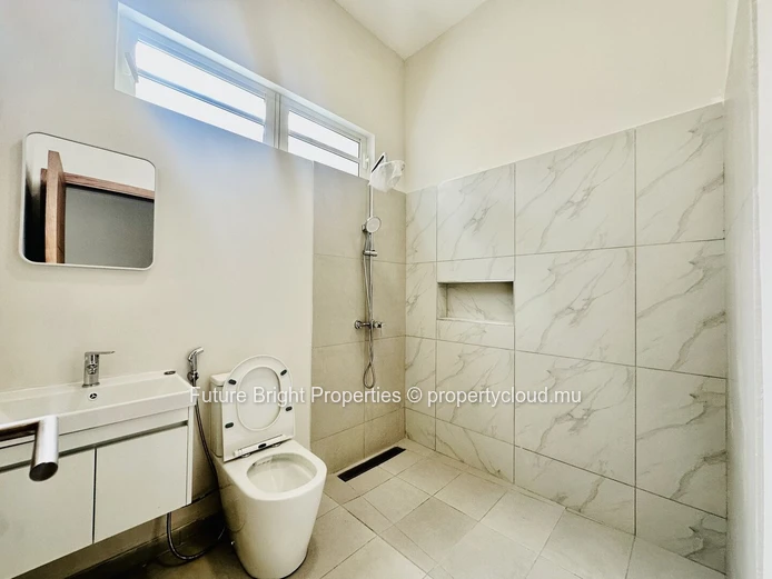 Modern & Secure Family Home For Sale In Rose Hill – Ideal For Extended Living