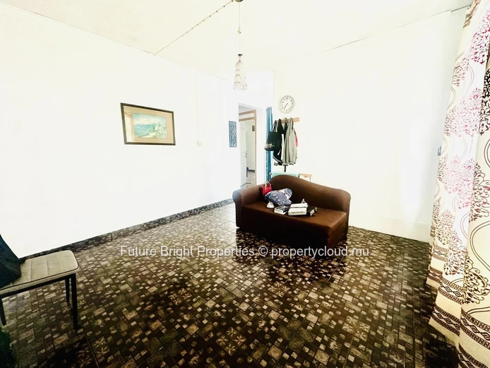 Spacious 6-Bedroom House For Sale In Palma, Quatre Bornes – Ideal Family Home With Great Potential