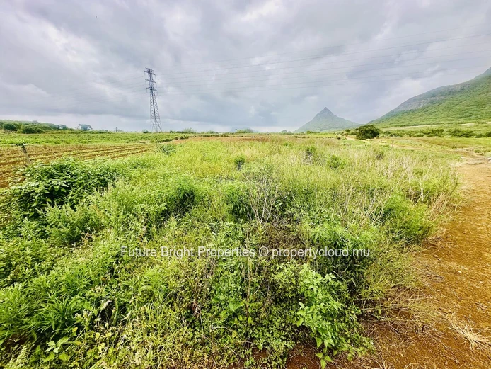 961M² Of Agricultural Land In La Laura – Peaceful Setting Near St Pierre