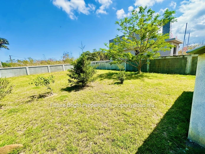 Modern & Luxurious House For Sale In Riverside Balaclava – A Dream Home In A Peaceful Setting