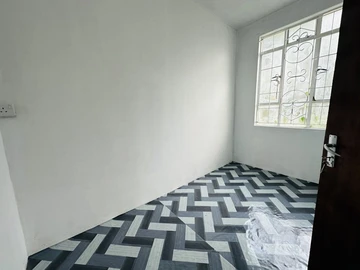 6 Bedroom House