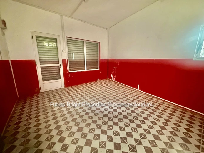 Commercial Property For Sale – Prime Main Road Location In Palma