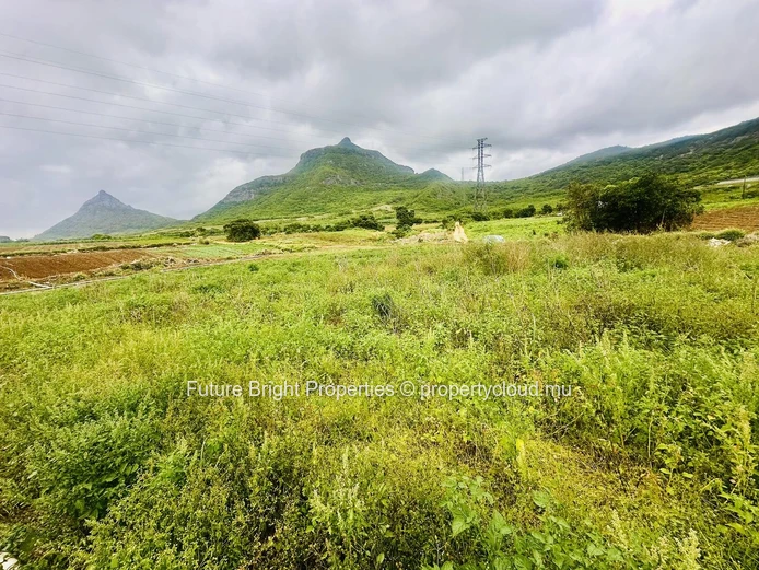961M² Of Agricultural Land In La Laura – Peaceful Setting Near St Pierre