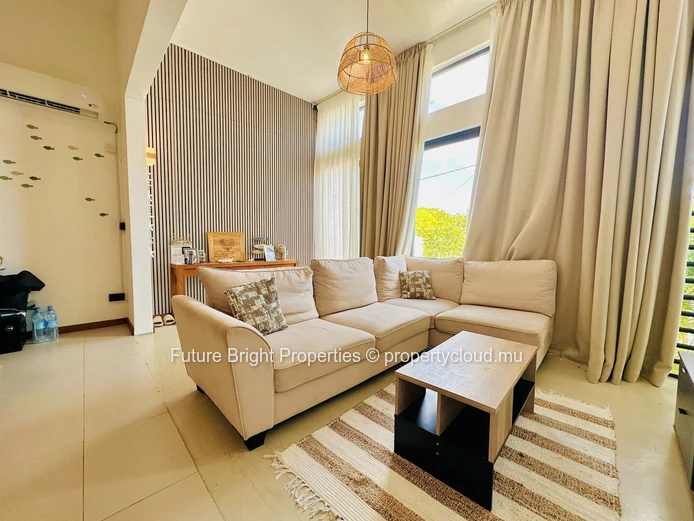 A Peaceful Ground-Floor Retreat Where Comfort Meets Simplicity