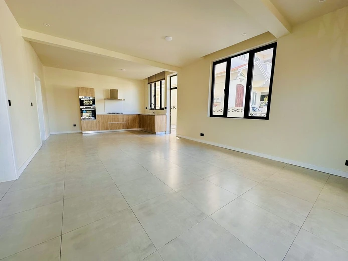Modern Living in the Heart of Roches Brunes