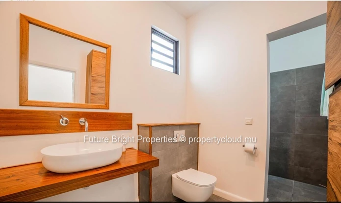 For Rent: Exquisite Home in Flic en Flac