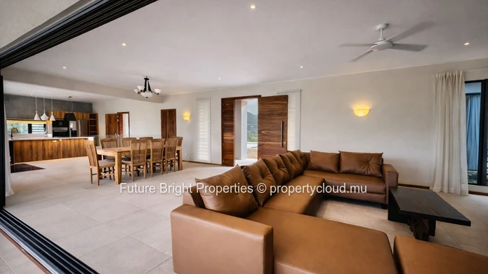Exceptional Contemporary Villa at Domaine de Palmyre – Panoramic Views (Sole Mandate)