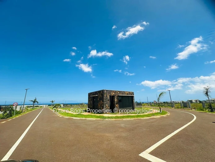 Discover the perfect canvas for your dream home in the prestigious Magenta Parkside (Sole Mandate)