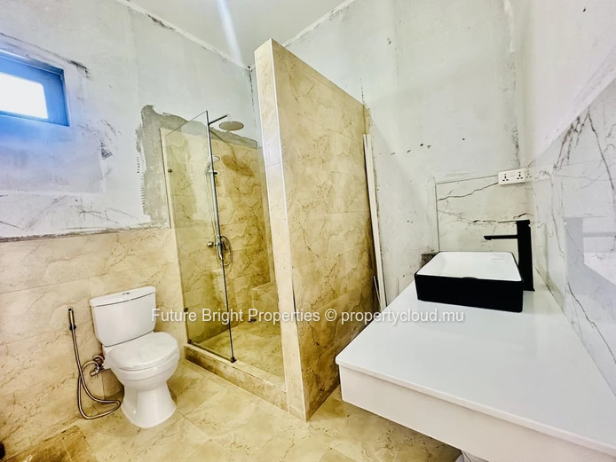 Modern & Spacious Ground-Floor Apartment for Sale in Quatre Bornes – Brand-New & Ideally Located