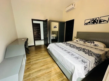 4 Bedroom House