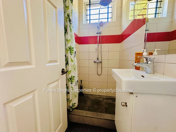 Charming Ground Floor Apartment in Flic en Flac – West Coast Living