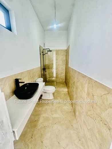 Modern & Spacious Ground-Floor Apartment for Sale in Quatre Bornes – Brand-New & Ideally Located
