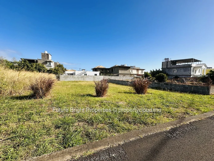 Build Your Dream Home in the Heart of Roches Brunes
